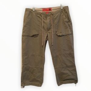 Mossissue cargo Capri khaki size 9 Jr